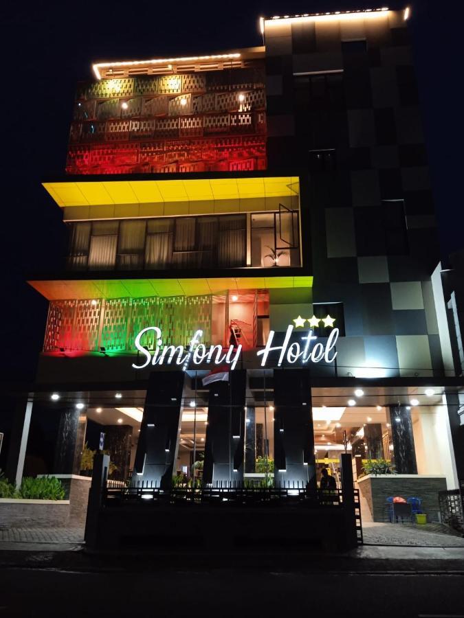 Hotel Simfony Alor Kalabahi Esterno foto