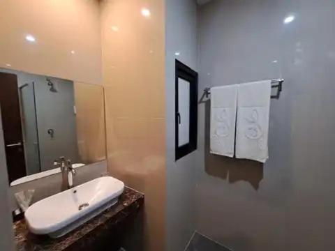 Hotel Simfony Alor Kalabahi Esterno foto